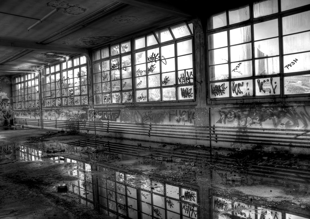 Schuhfabrik Hug & Co, Dulliken, Schweiz lost places - vergessene orte in der schweiz - schuhfabrik hug & co dulliken verlassen hdr hdri schwarz/weiss urban exploration