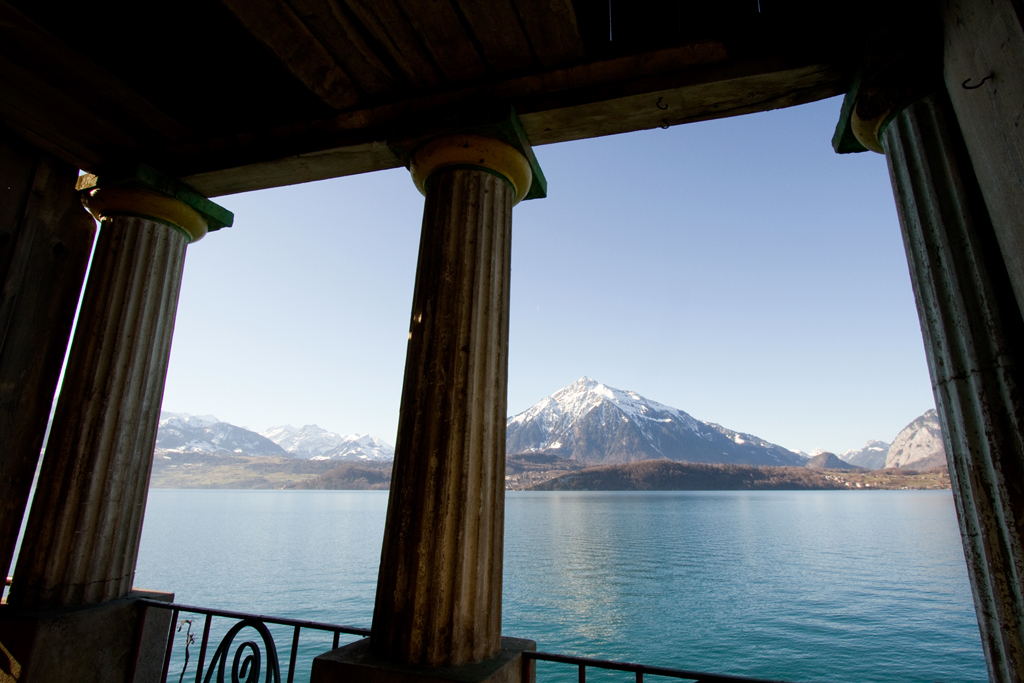 Verlassenes Hotel Hirschen Thunersee Verlassenes Hotel Hirschen Thunersee schweiz bern urban exploration urbex photography fotografie