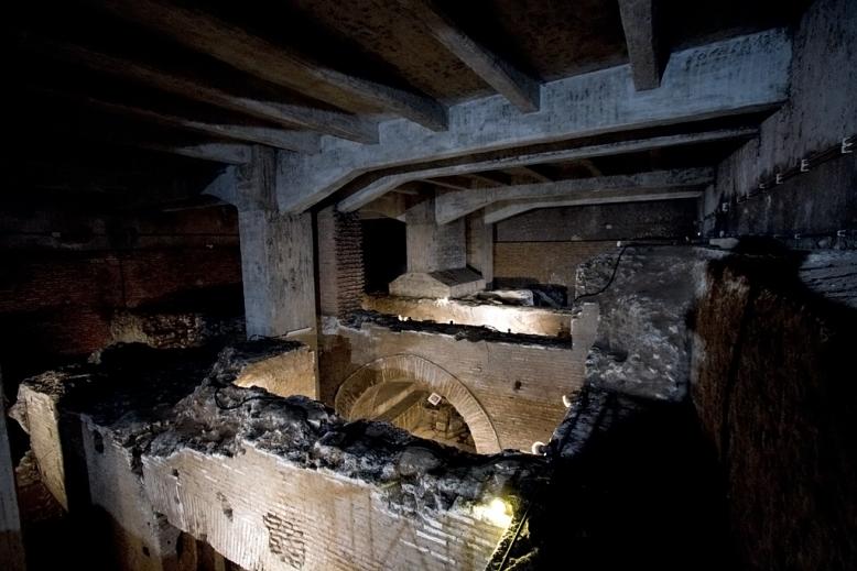 Mithras-Stätte - Rom 2011 Rom Untergrund, Roma Sotterranea, Rome Underground, Katakombe, Catacombe, vigna randanini, Italien, Italy, Italia urban urbanexploration urbex urban exploration, mithras, 2011