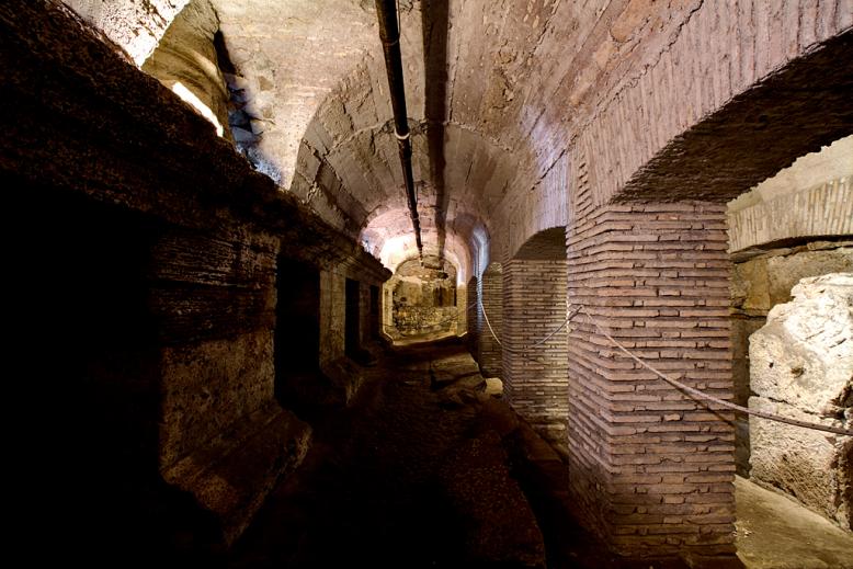 San Nicola in Carcere - Rom 2011 Rom Untergrund, Roma Sotterranea, Rome Underground, Katakombe, Catacombe, vigna randanini, Italien, Italy, Italia urban urbanexploration urbex urban exploration, san nicola, 2011