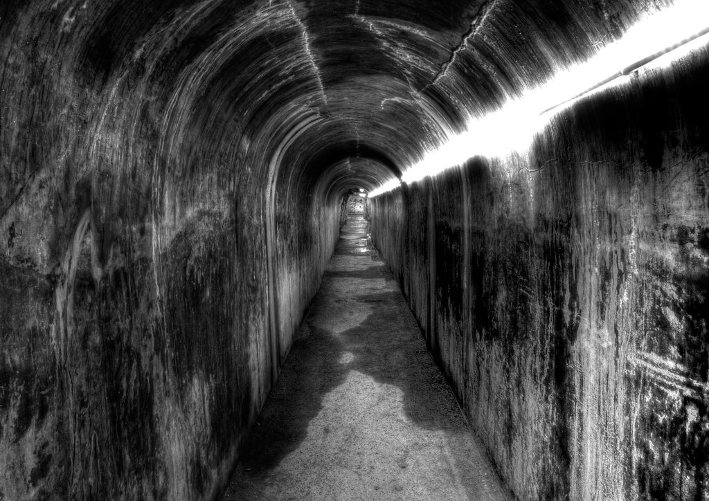Tropfsteinhöhle Klösterlistutz Bern, Schweiz lost places - vergessene orte in der schweiz - bern untergrund tropfsteinhöhle klösterlistutz verlassen hdr hdri schwarz/weiss urban exploration